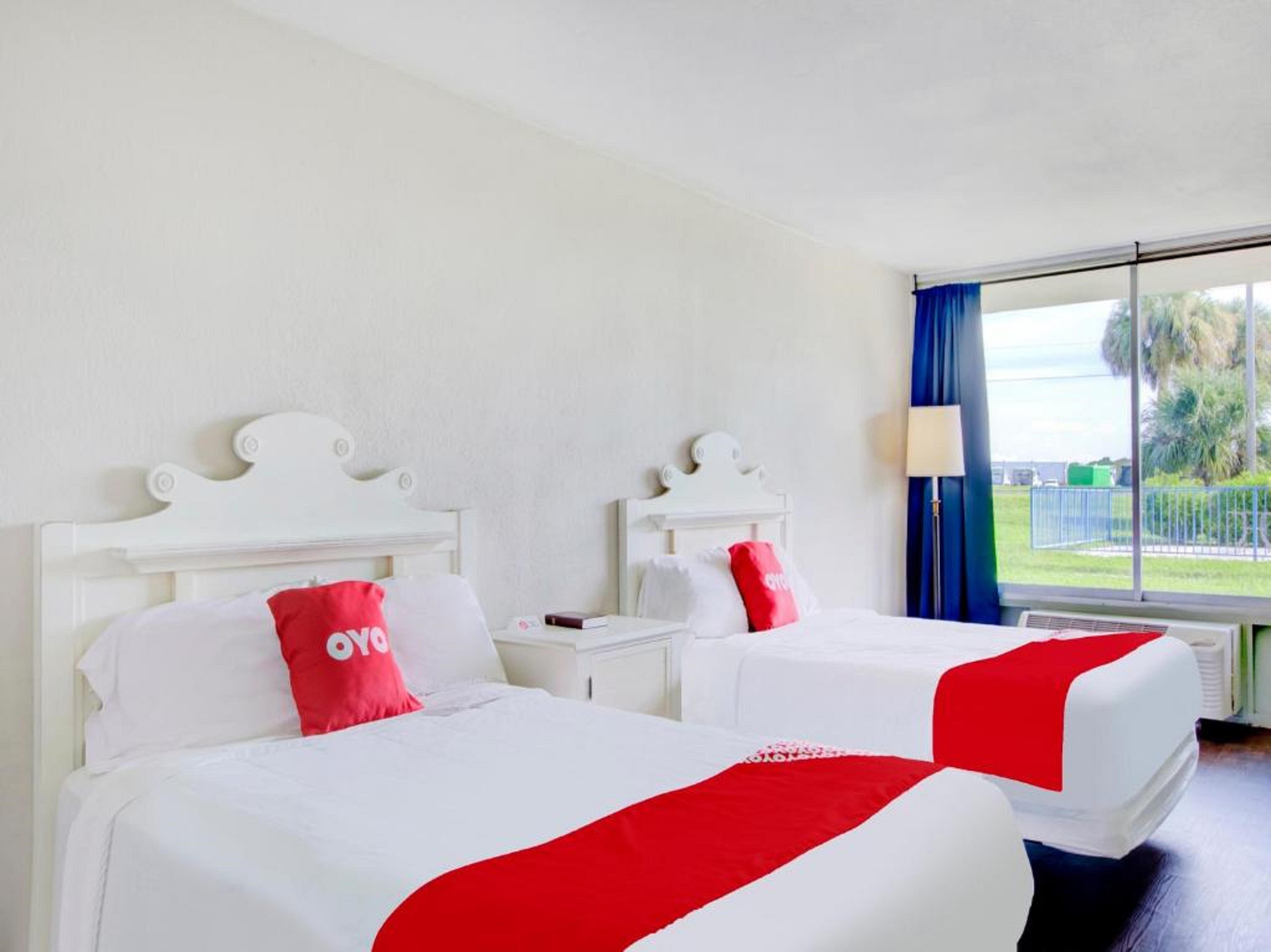Oyo Hotel Dundee By Crystal Lake Exterior foto