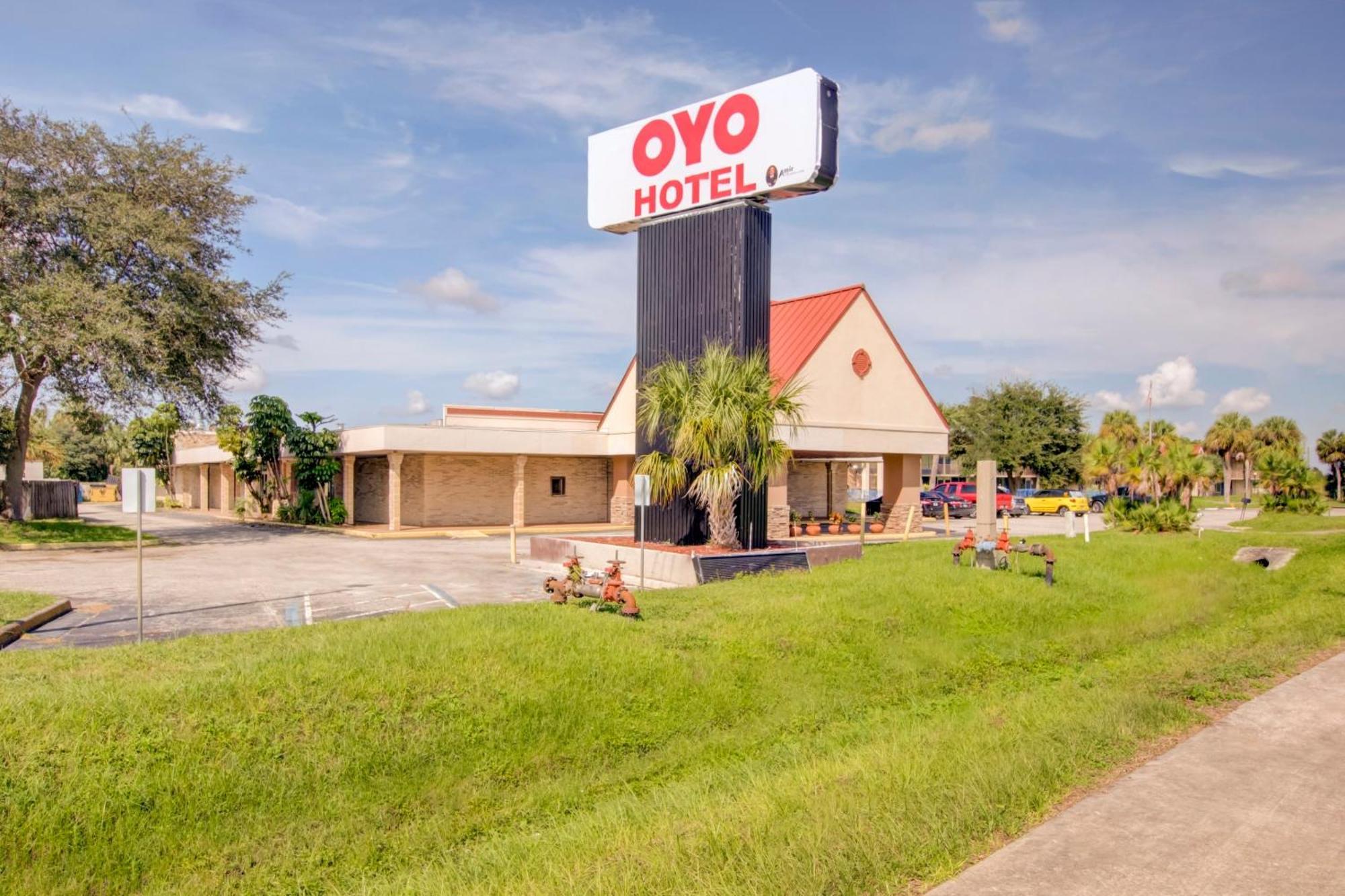 Oyo Hotel Dundee By Crystal Lake Exterior foto