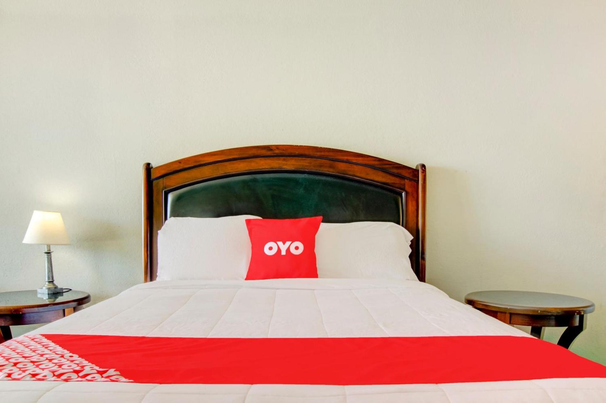 Oyo Hotel Dundee By Crystal Lake Exterior foto